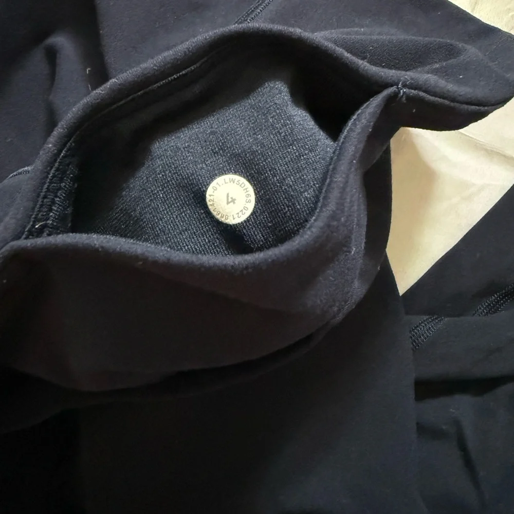 Lululemon HR Align Joggers Size 4 - Picture 3 of 4